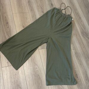 Treasure & Bond Sage Green pull on jumpsuit. Size XS. NWT